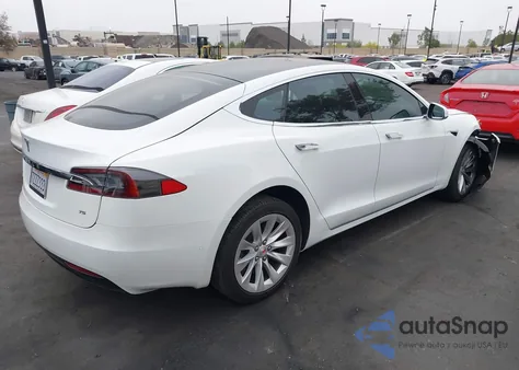 2017 Tesla Model S z USA, uszkodzony, nr VIN 5YJSA1E19HF189578